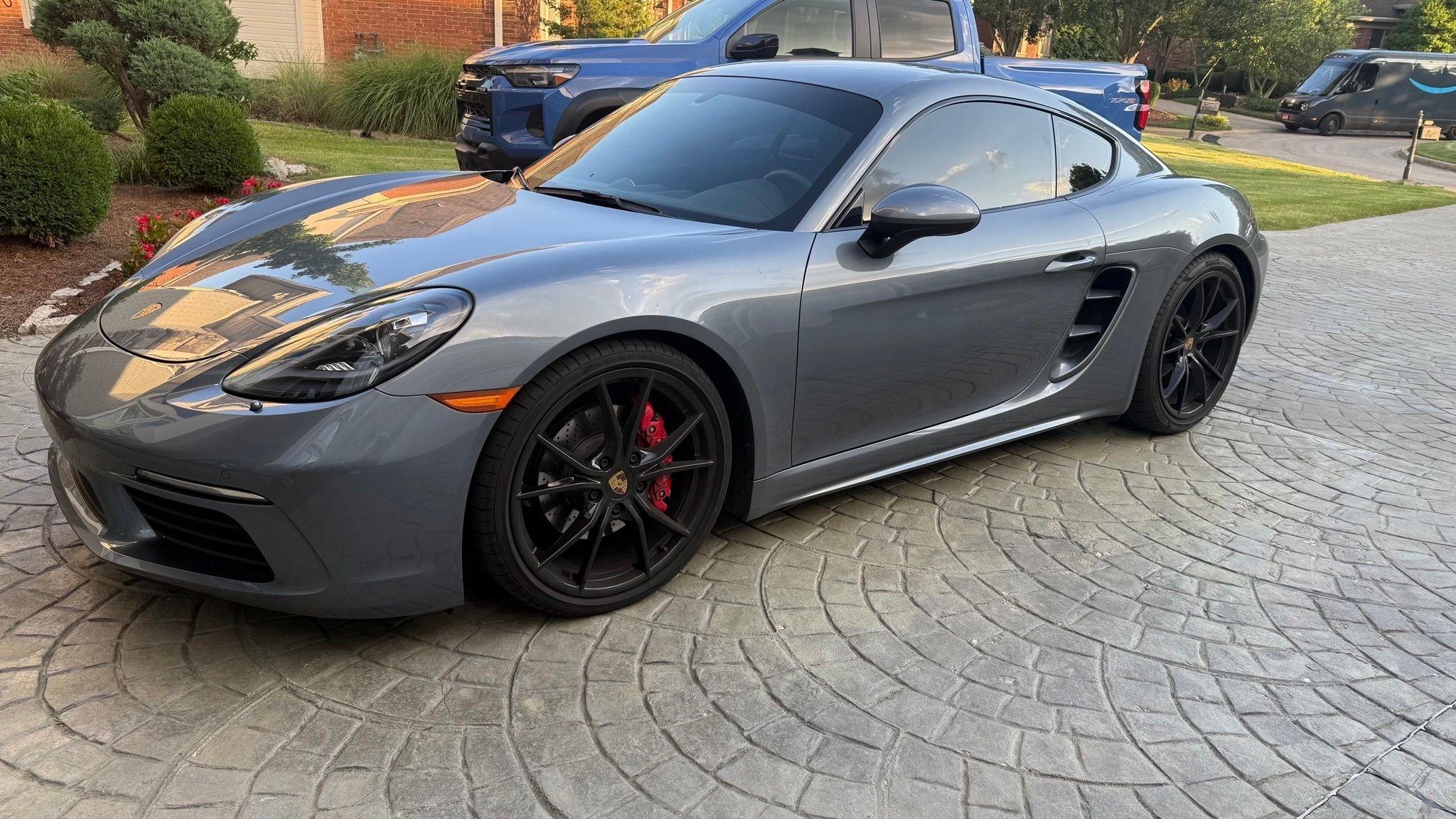 Porsche 718 Cayman  2025
