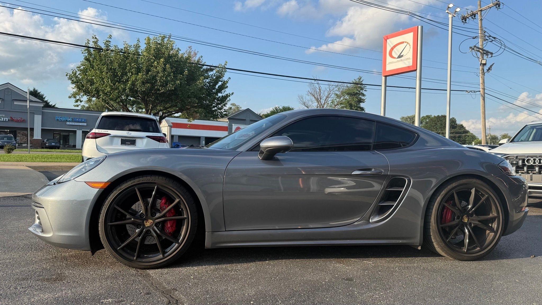 Porsche 718 Cayman  2025