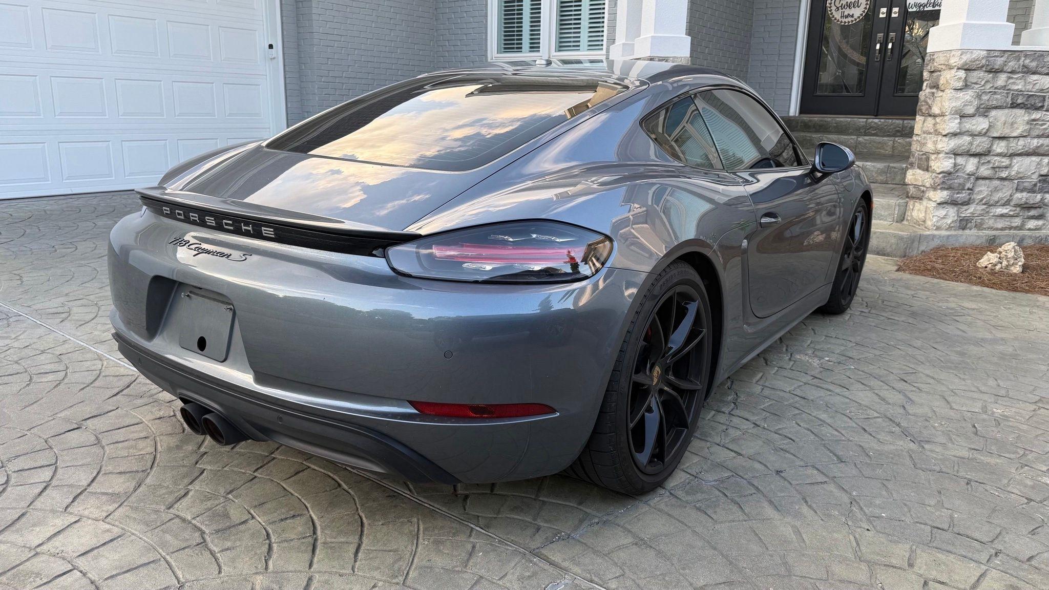 Porsche 718 Cayman  2025