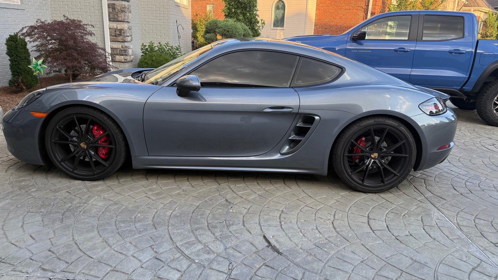 Porsche 718 Cayman  2025