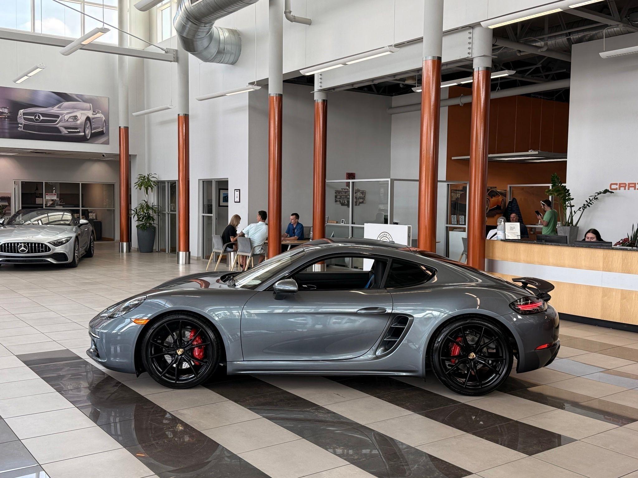Porsche 718 Cayman  2025
