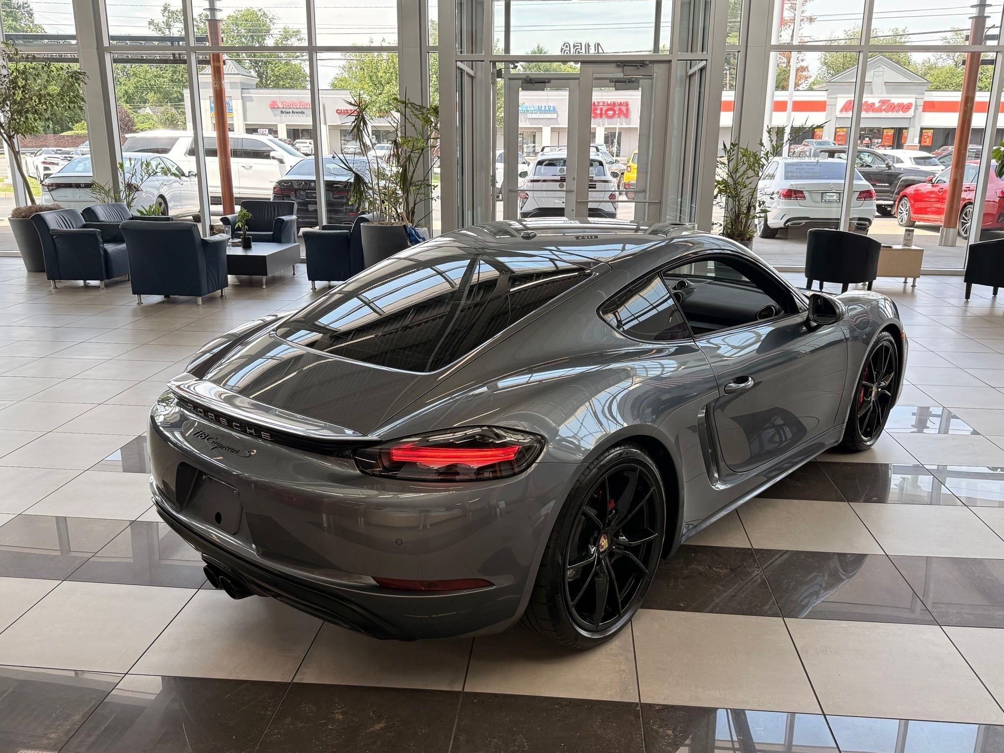Porsche 718 Cayman  2025