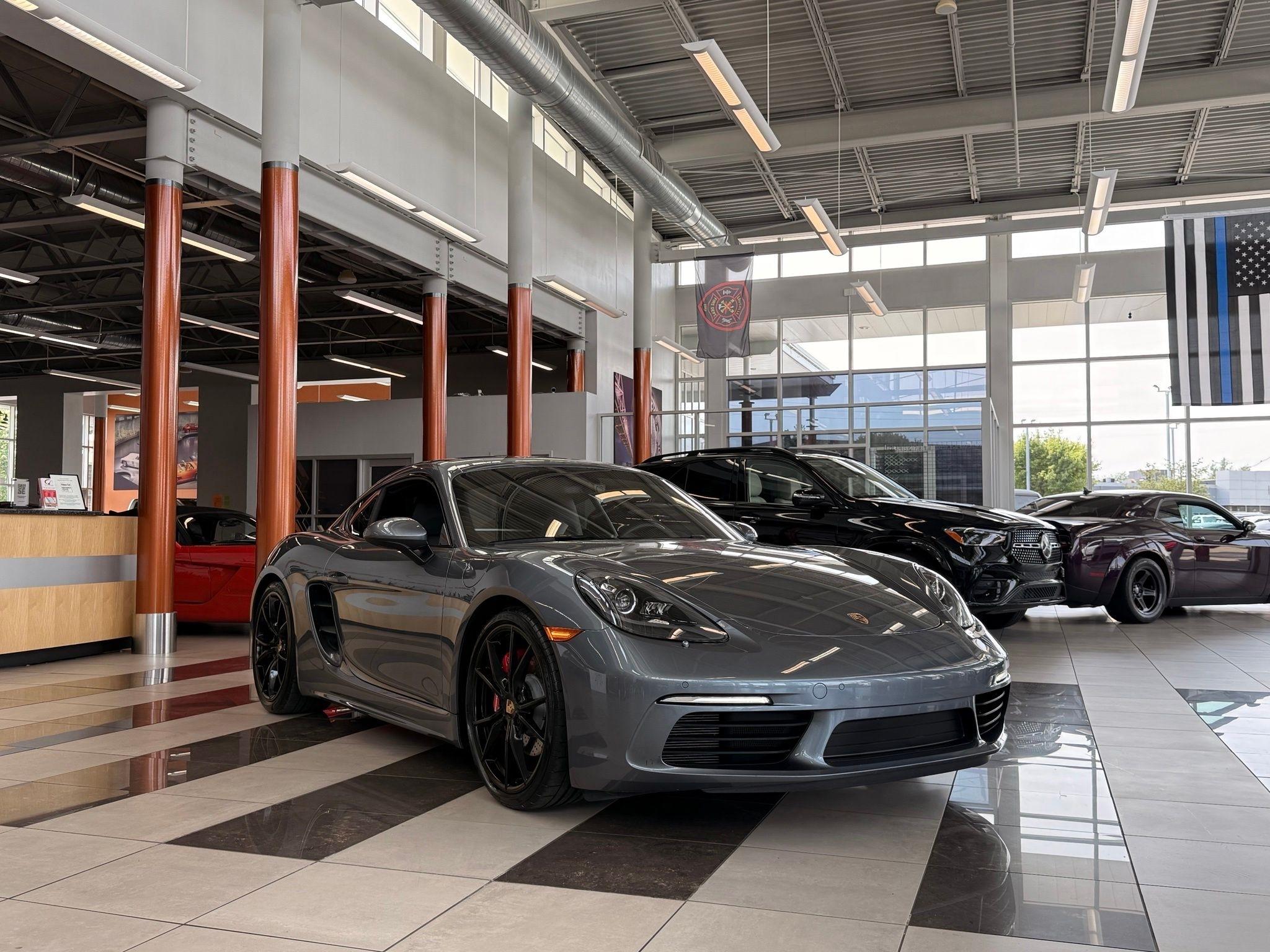 Porsche 718 Cayman  2025