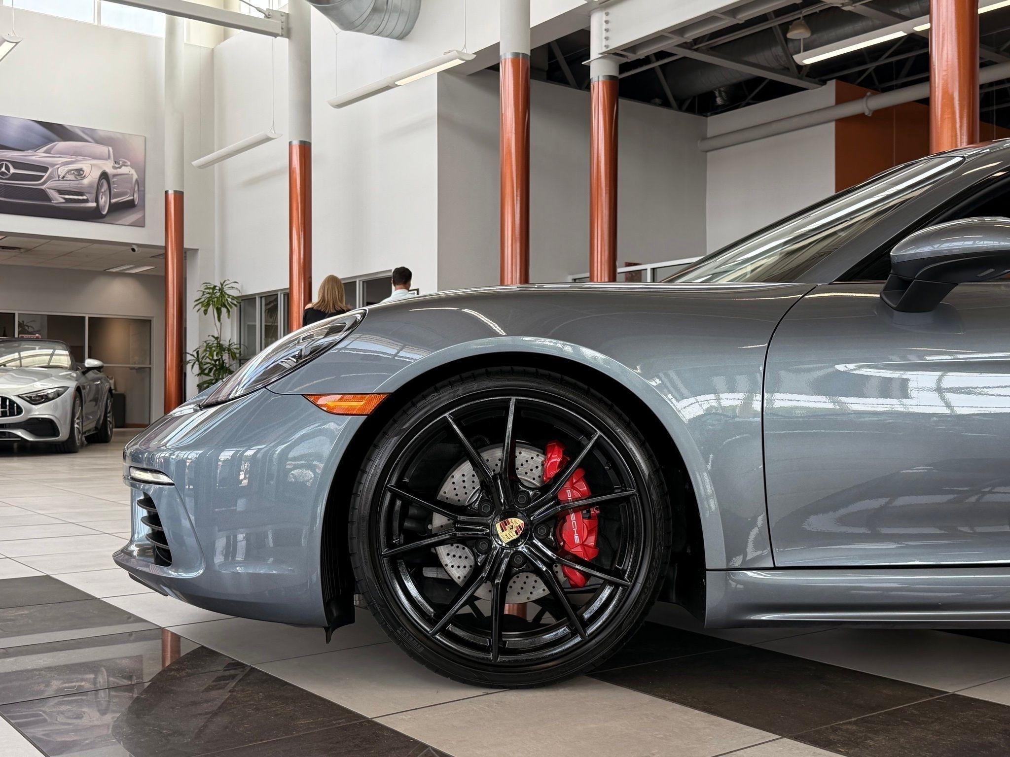 Porsche 718 Cayman  2025