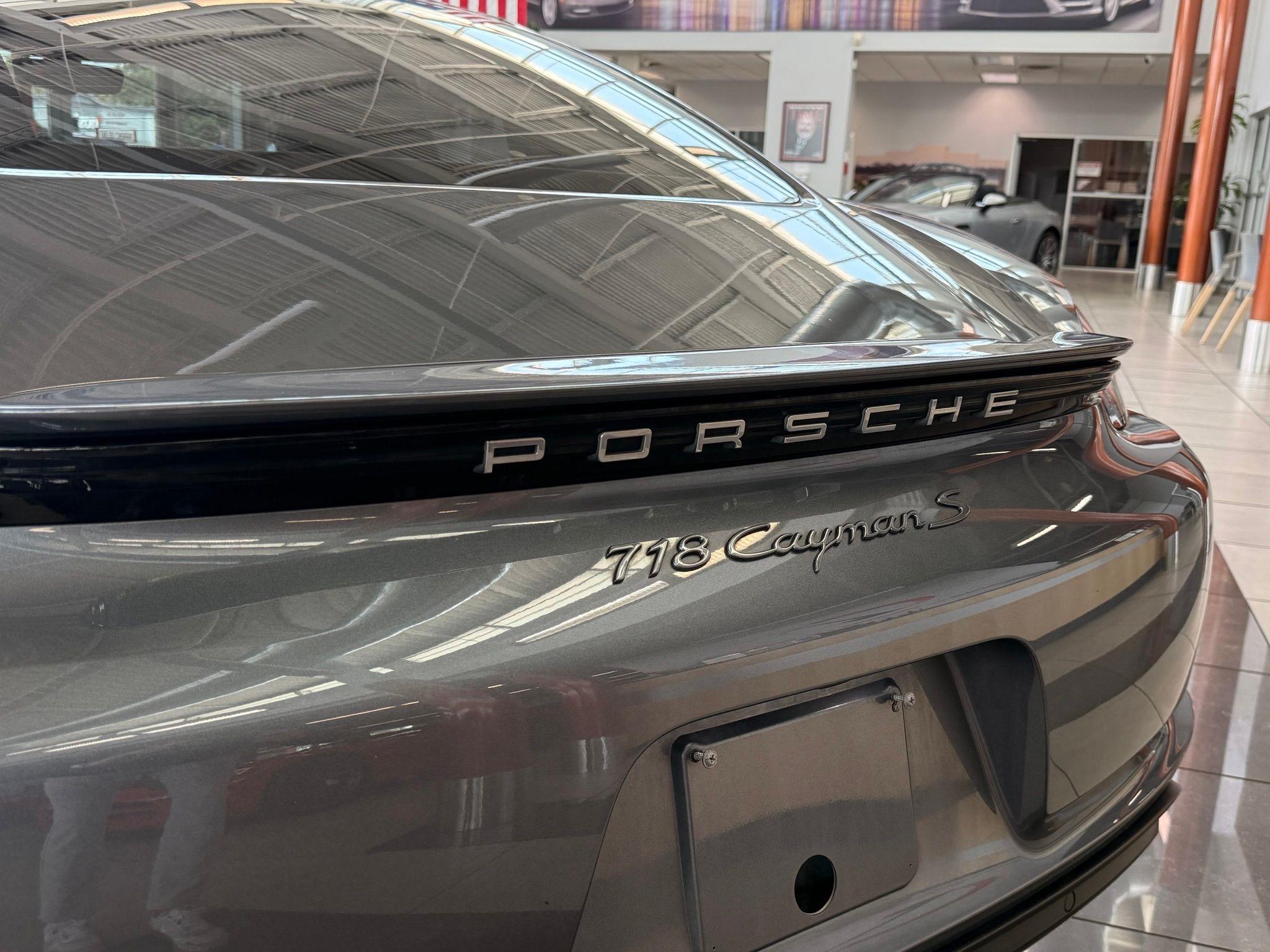 Porsche 718 Cayman  2025