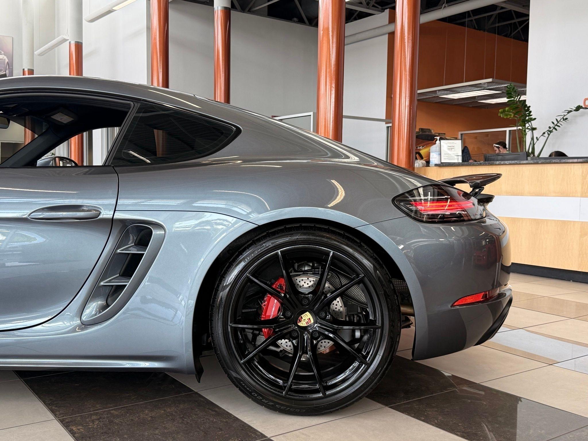 Porsche 718 Cayman  2025