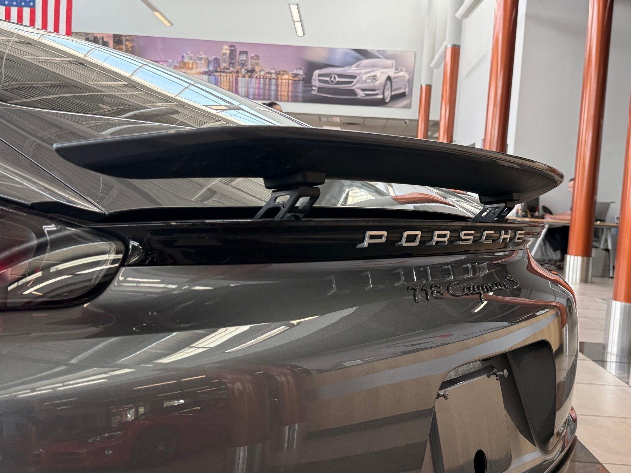 Porsche 718 Cayman  2025