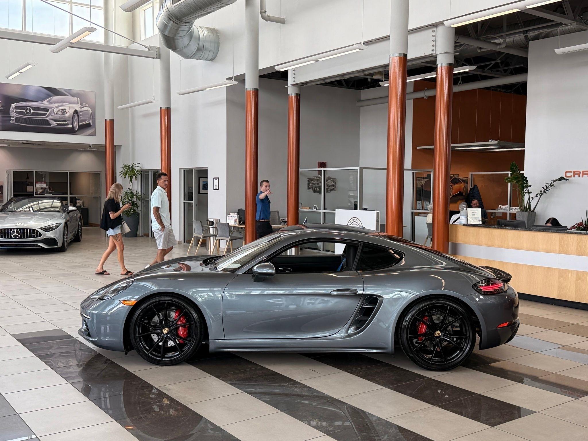 Porsche 718 Cayman  2025