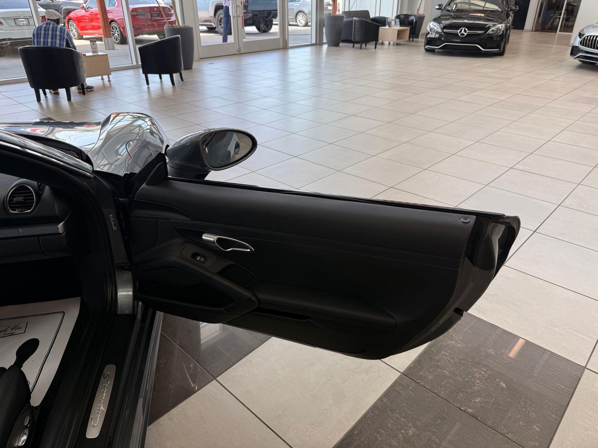 Porsche 718 Cayman  2025