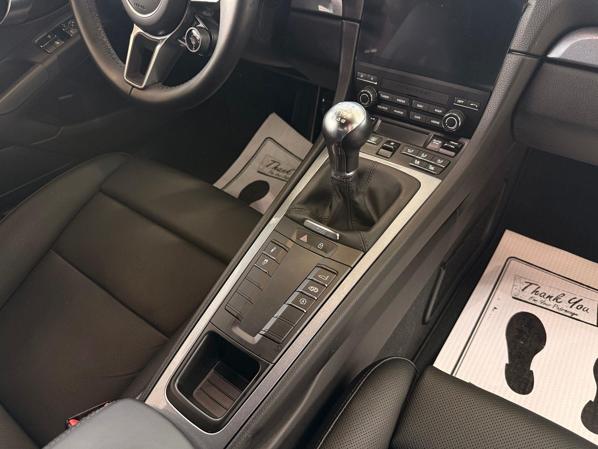 Porsche 718 Cayman  2025