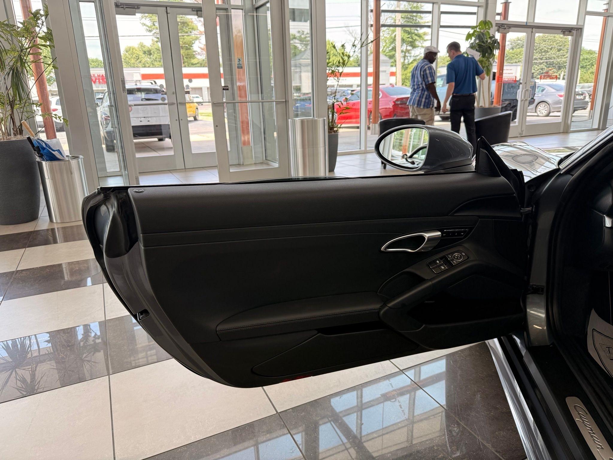 Porsche 718 Cayman  2025