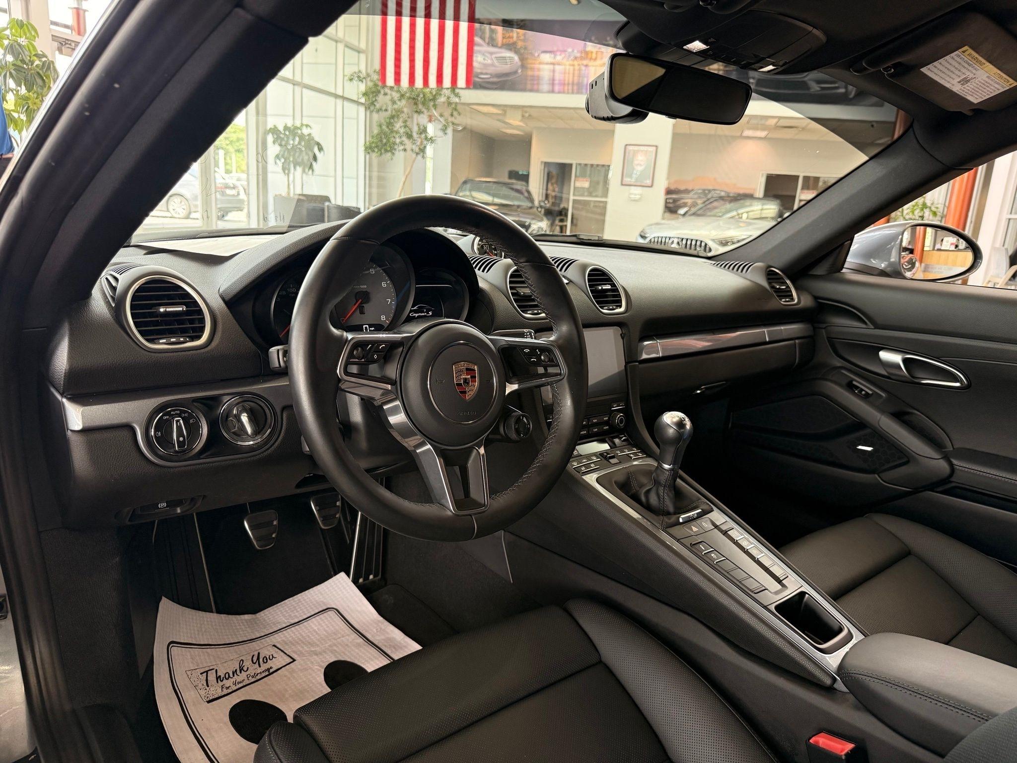 Porsche 718 Cayman  2025