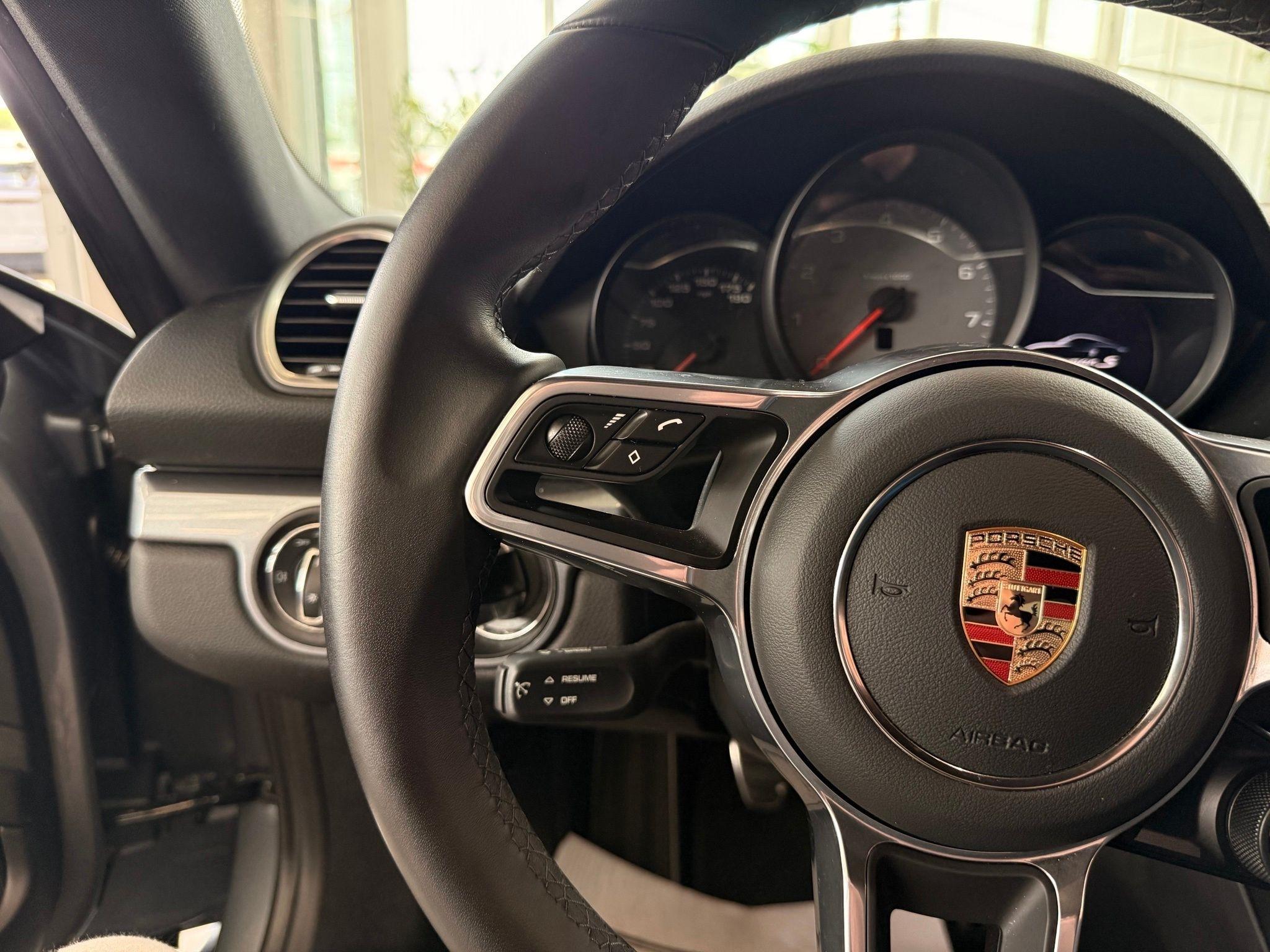 Porsche 718 Cayman  2025