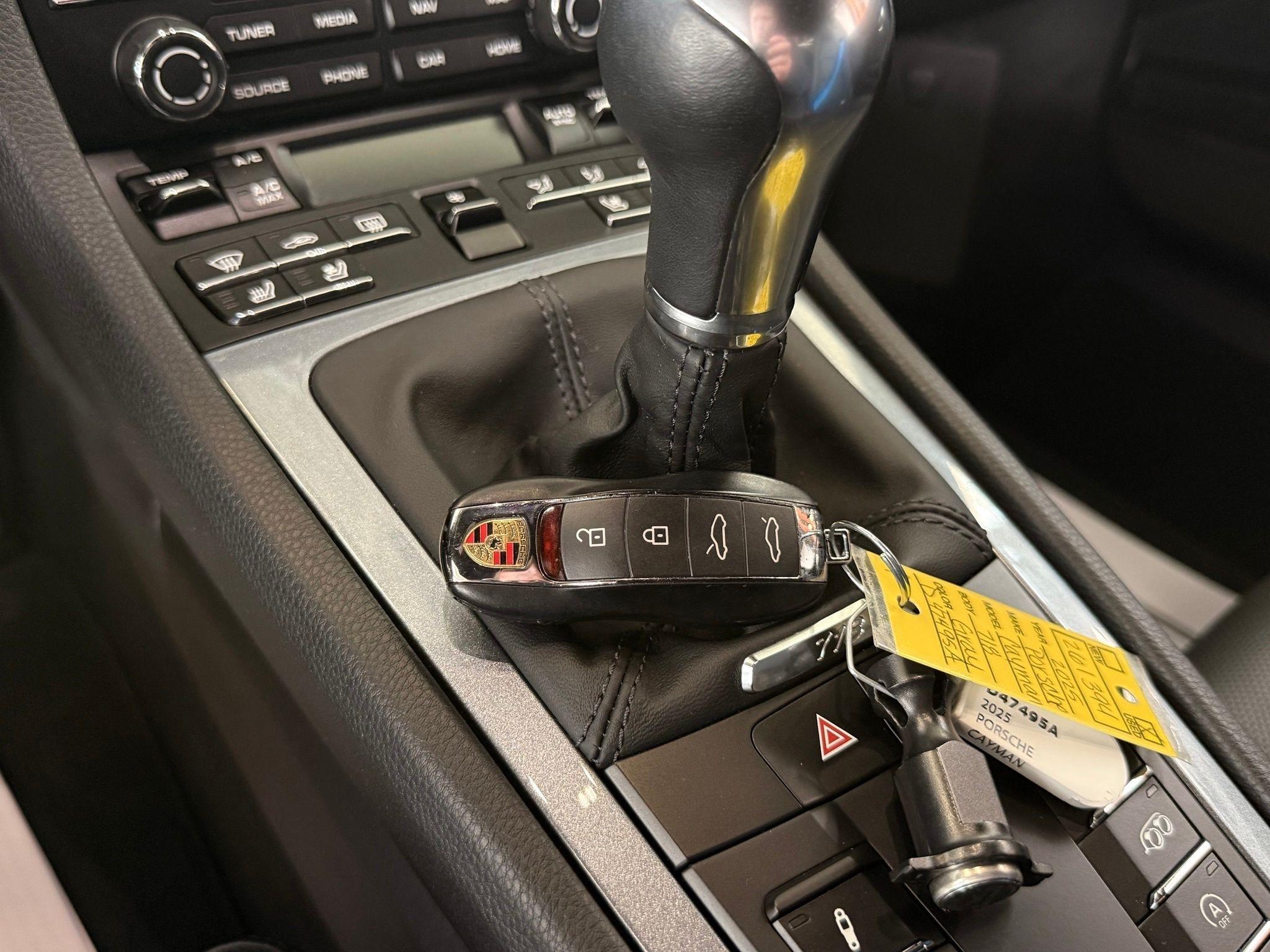 Porsche 718 Cayman  2025