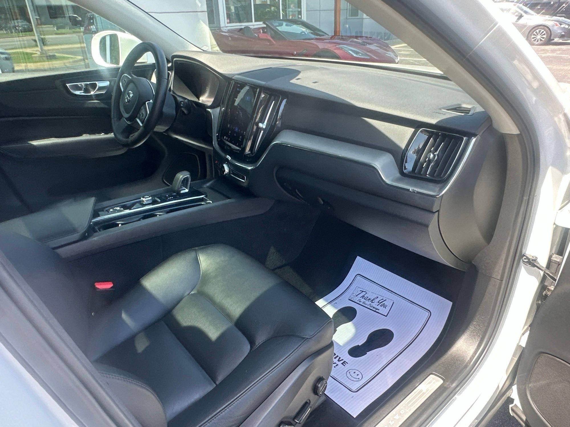 Volvo XC60  2023