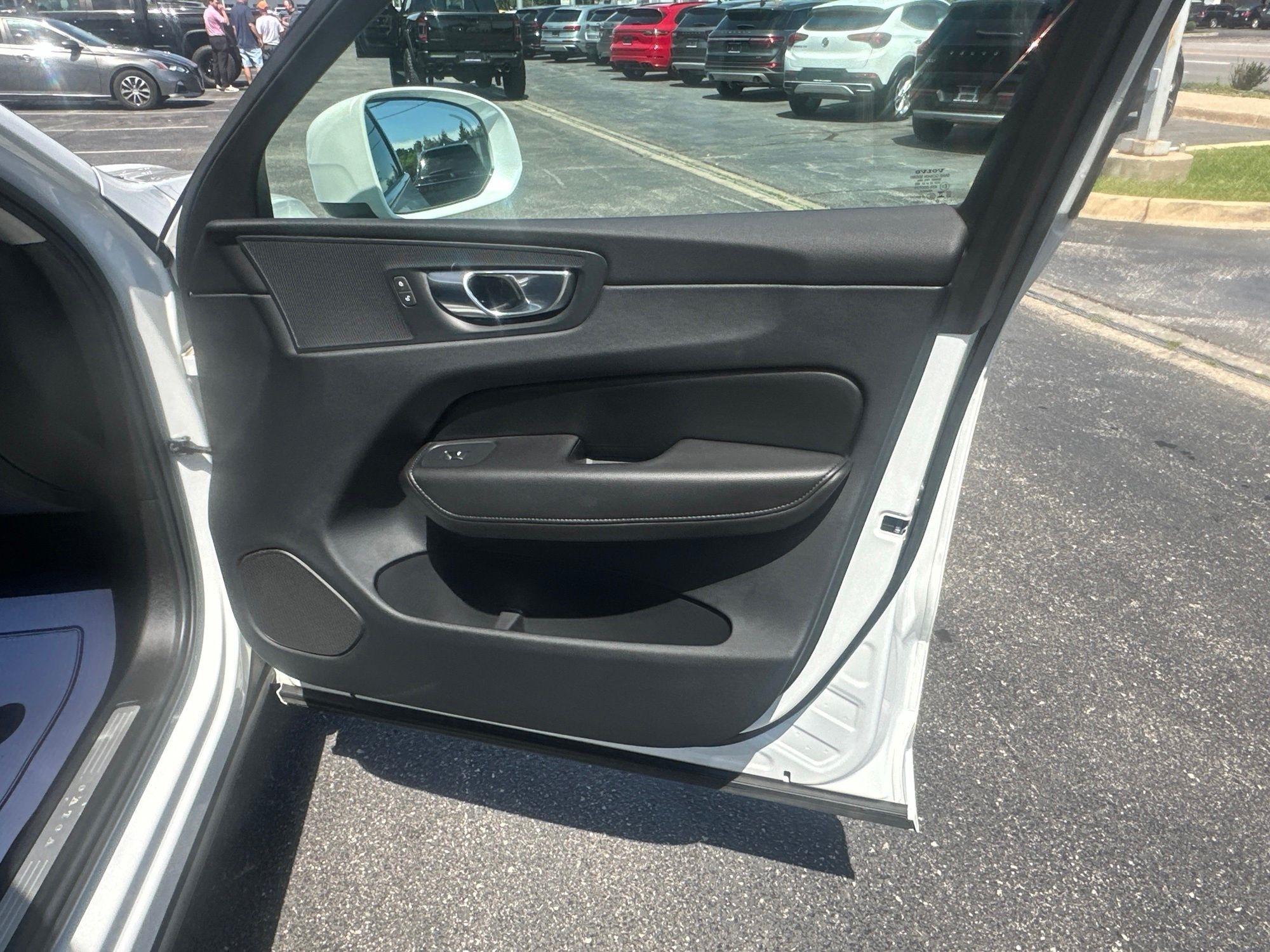 Volvo XC60  2023