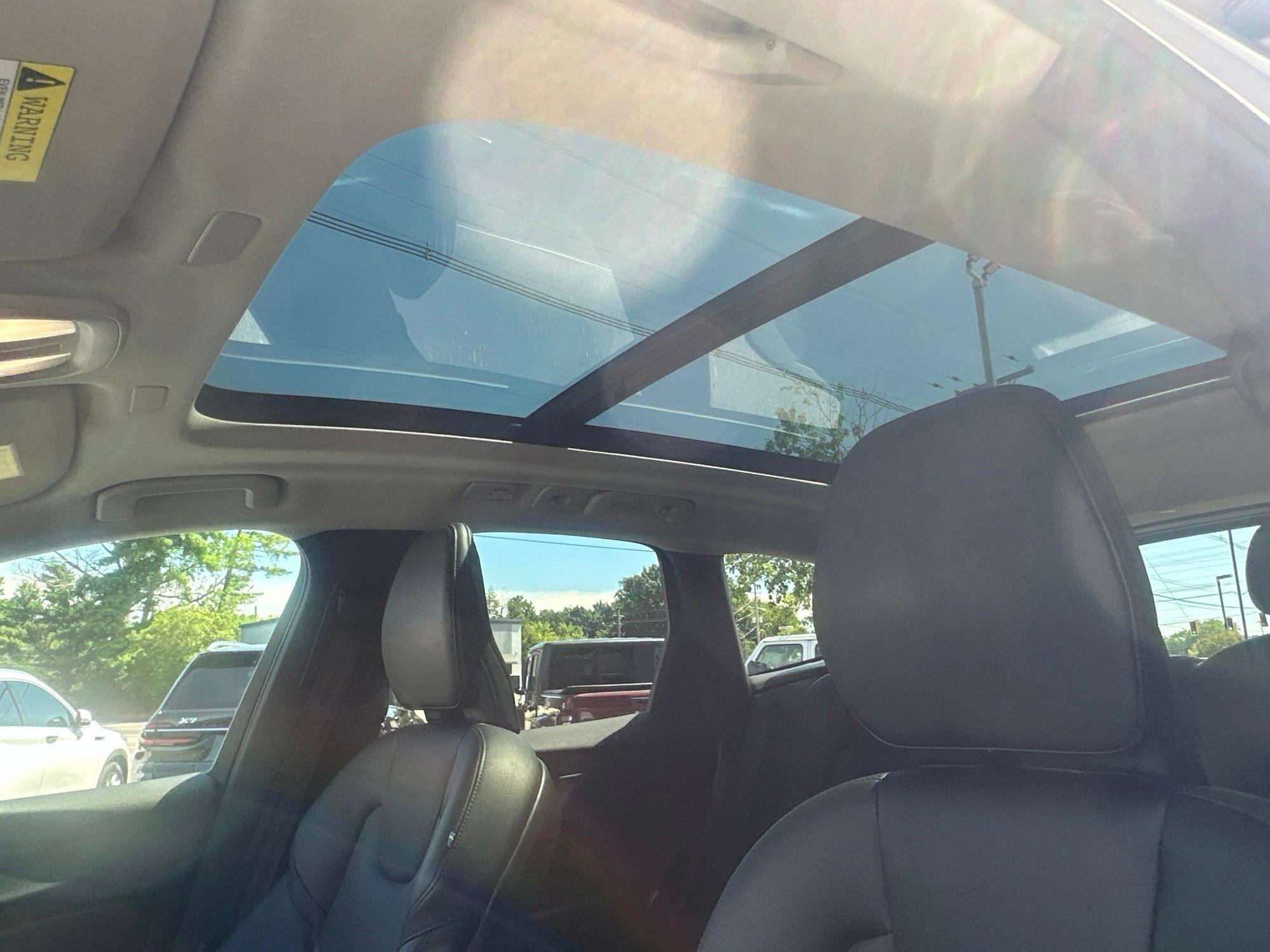 Volvo XC60  2023