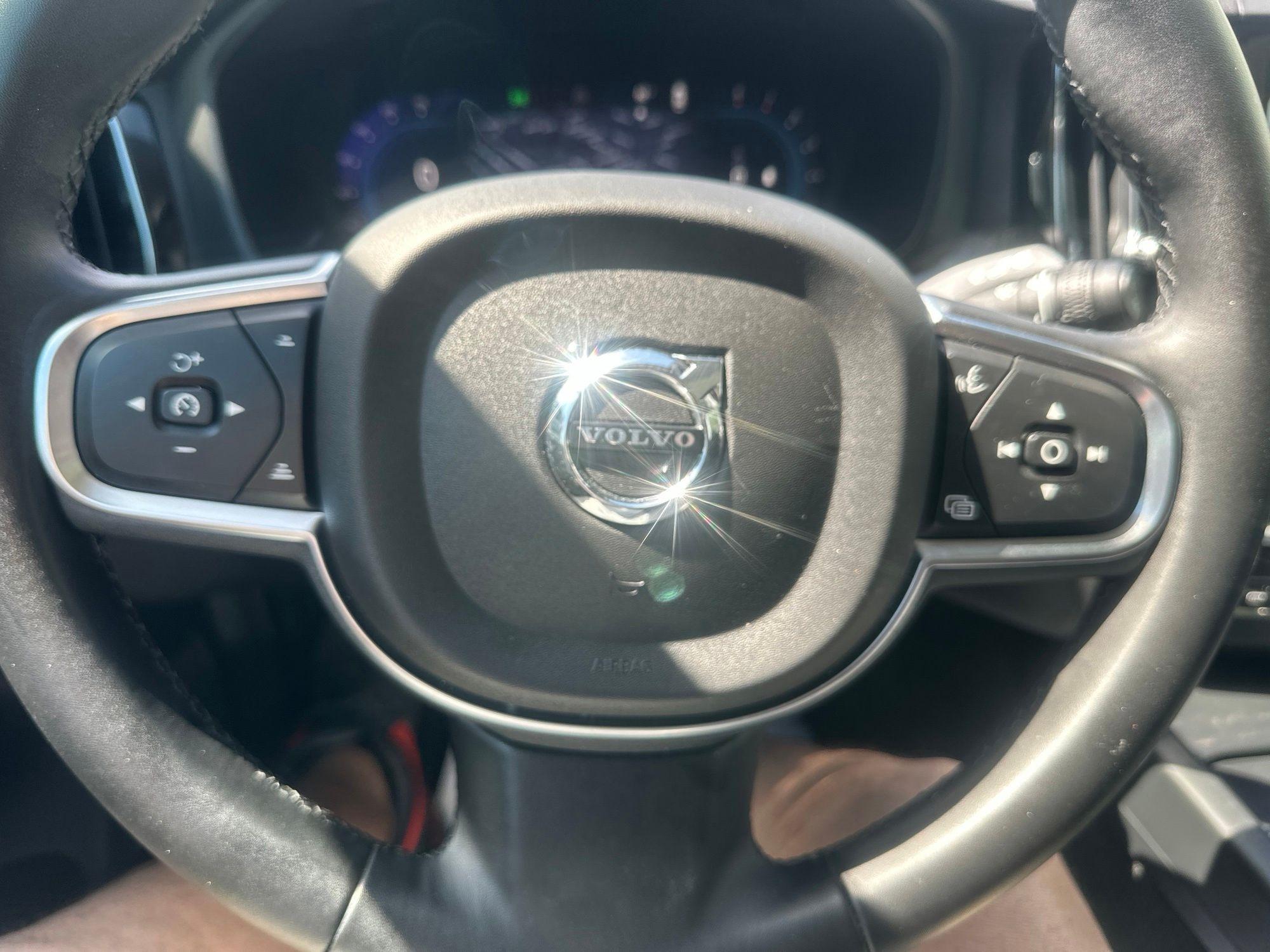 Volvo XC60  2023