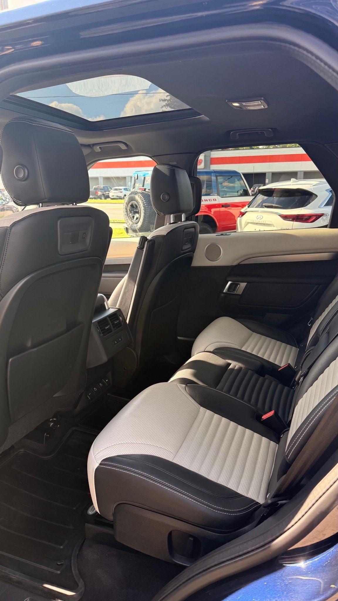 Land Rover Discovery  2021
