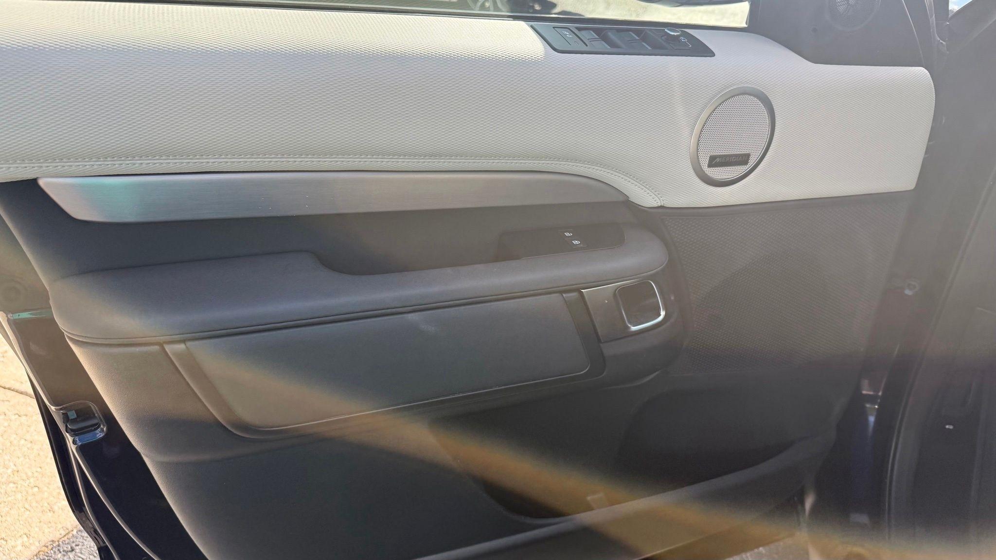 Land Rover Discovery  2021
