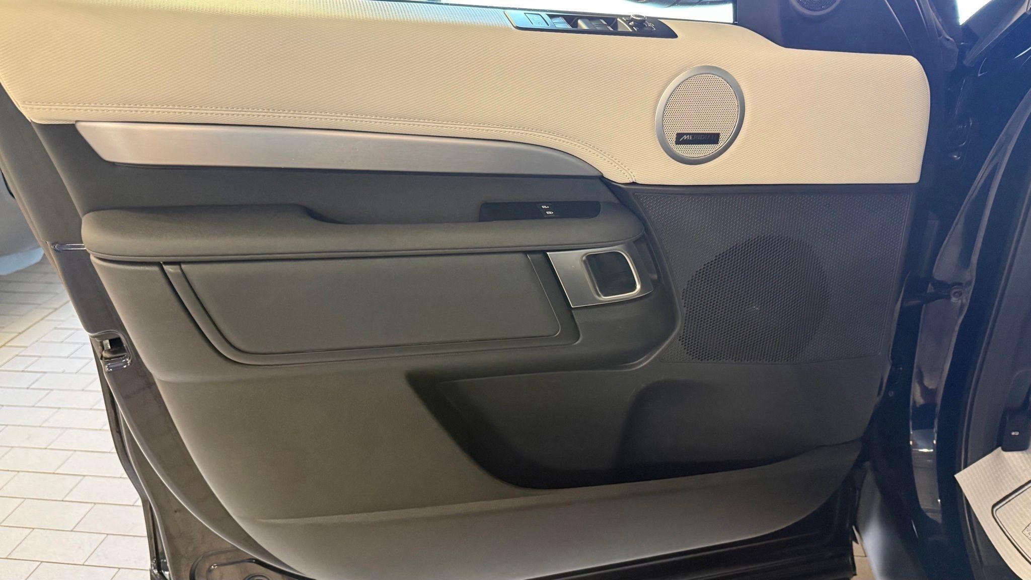 Land Rover Discovery  2021