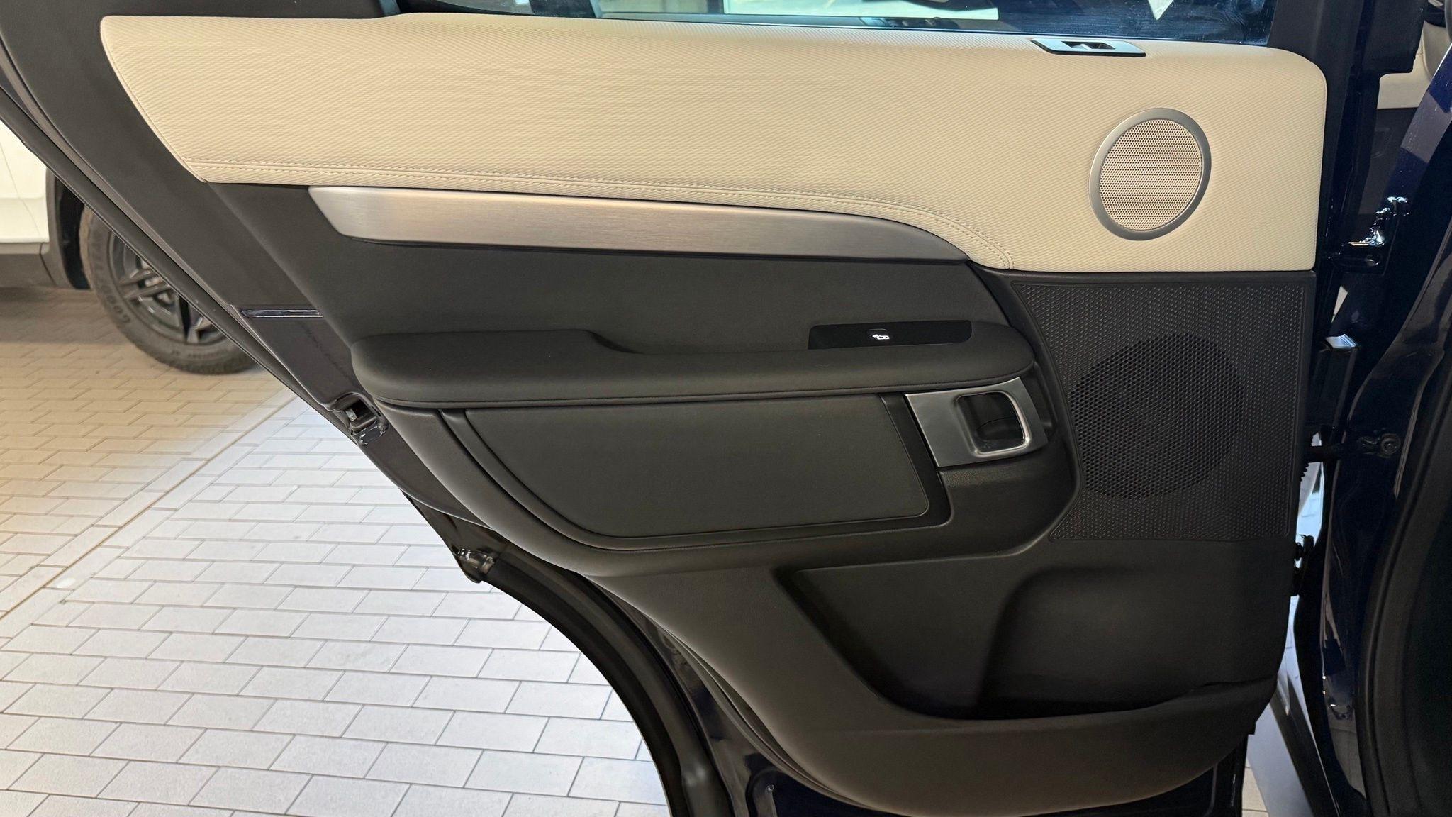 Land Rover Discovery  2021