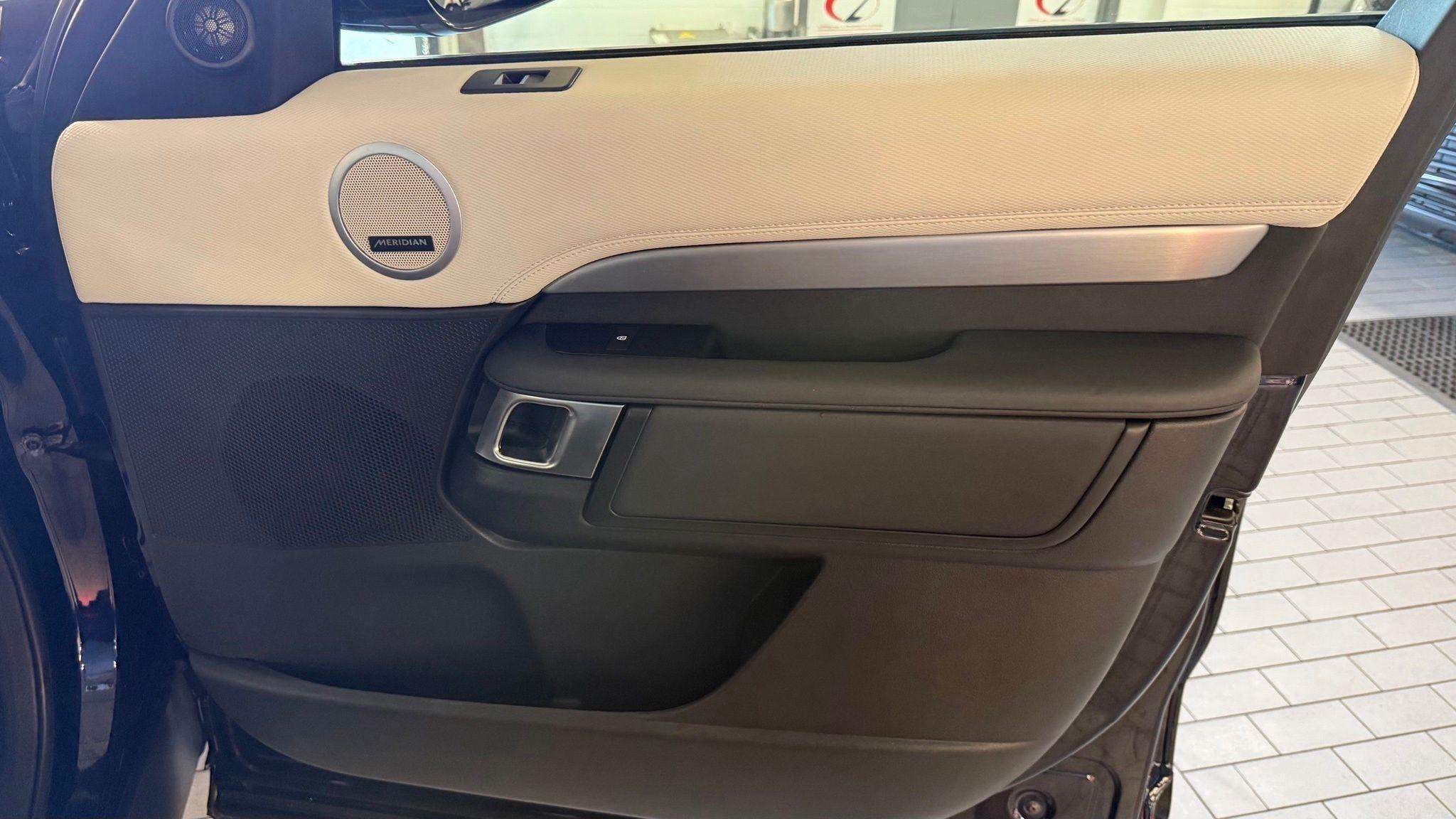 Land Rover Discovery  2021