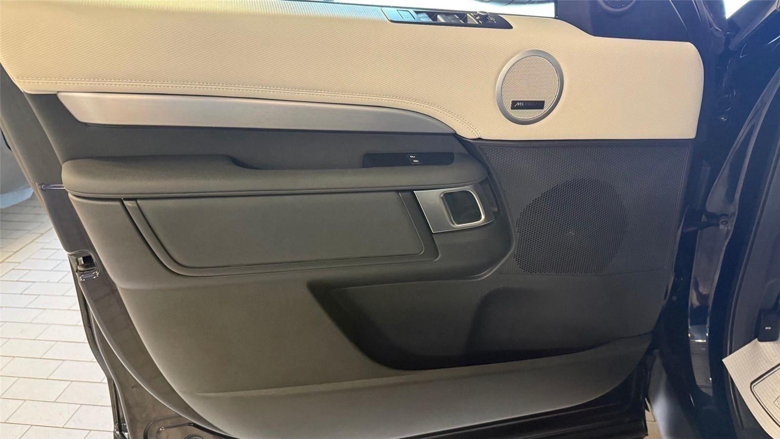 Land Rover Discovery  2021