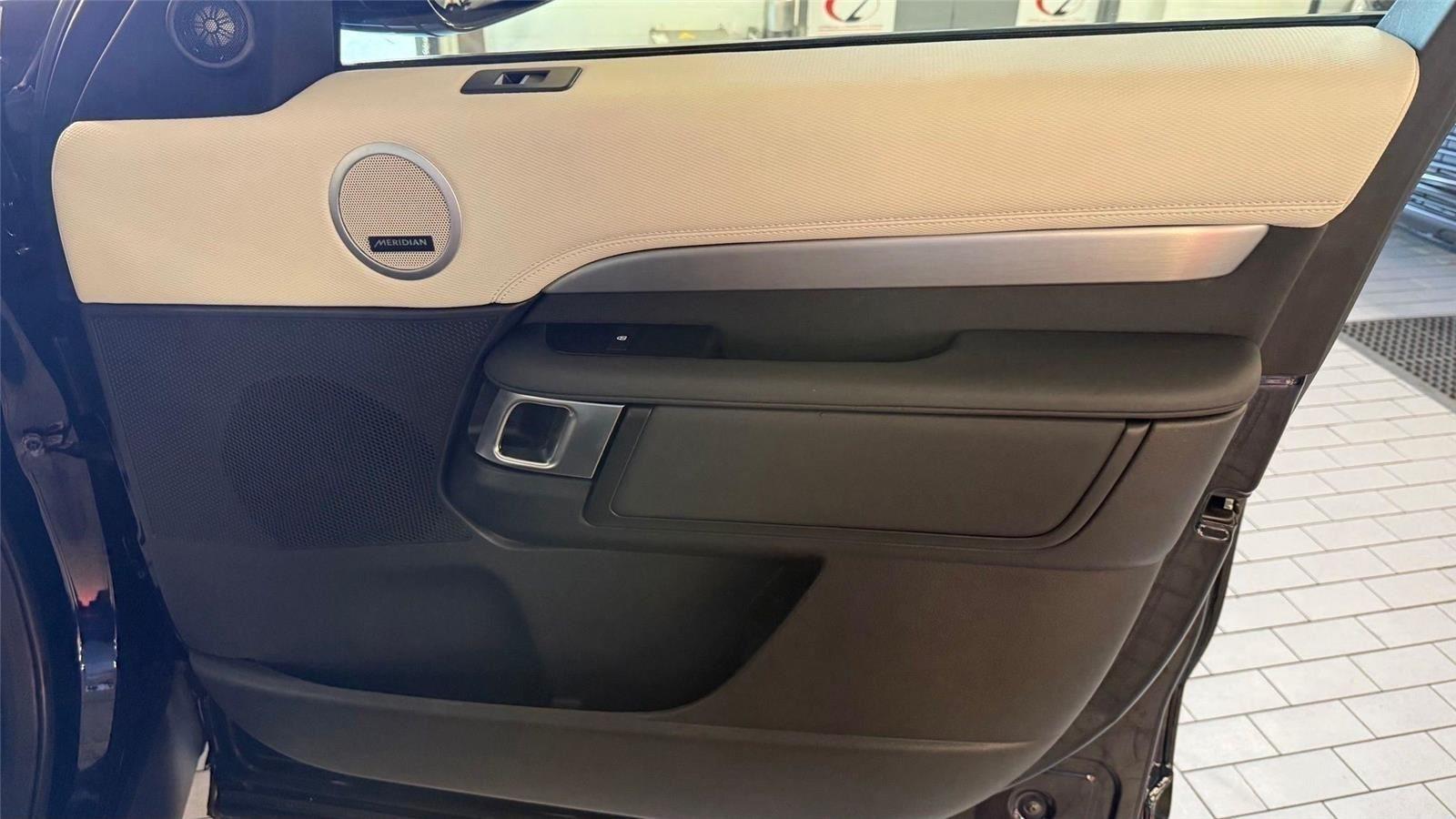 Land Rover Discovery  2021