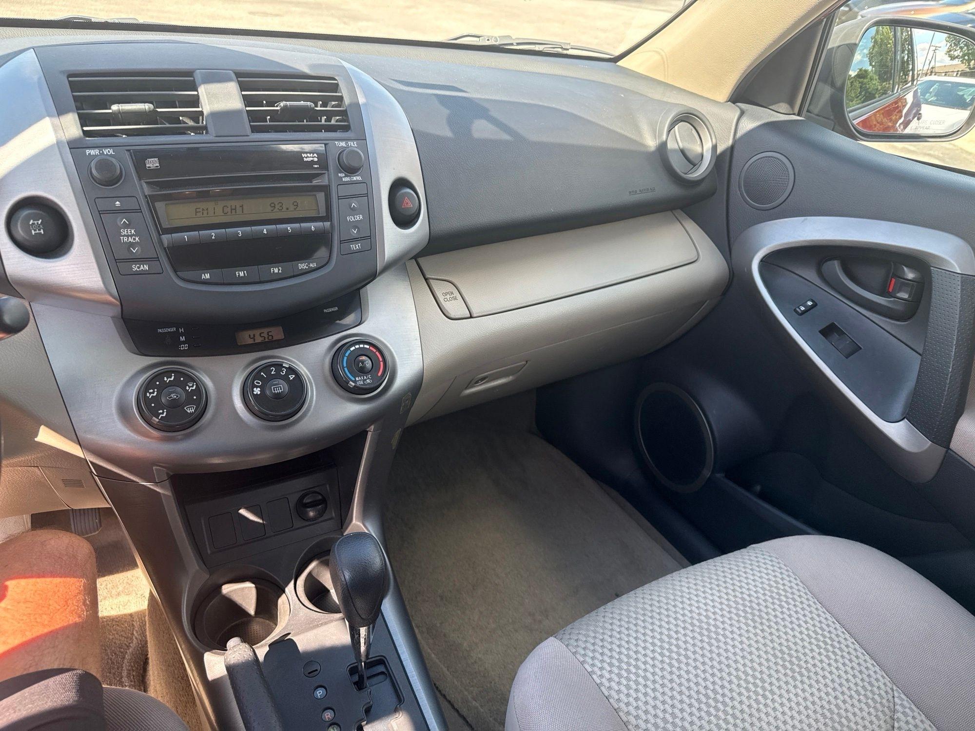 Toyota RAV4  2008