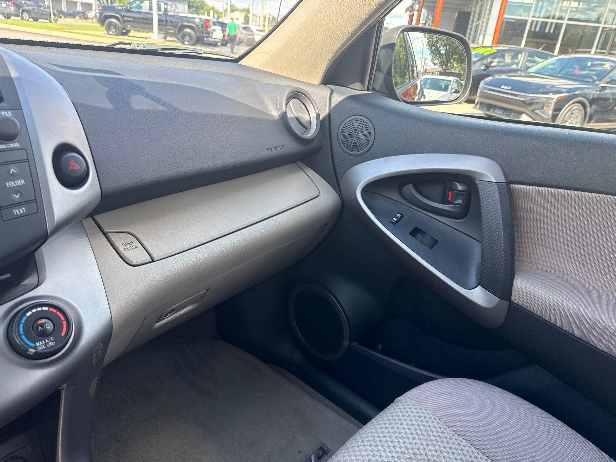 Toyota RAV4  2008