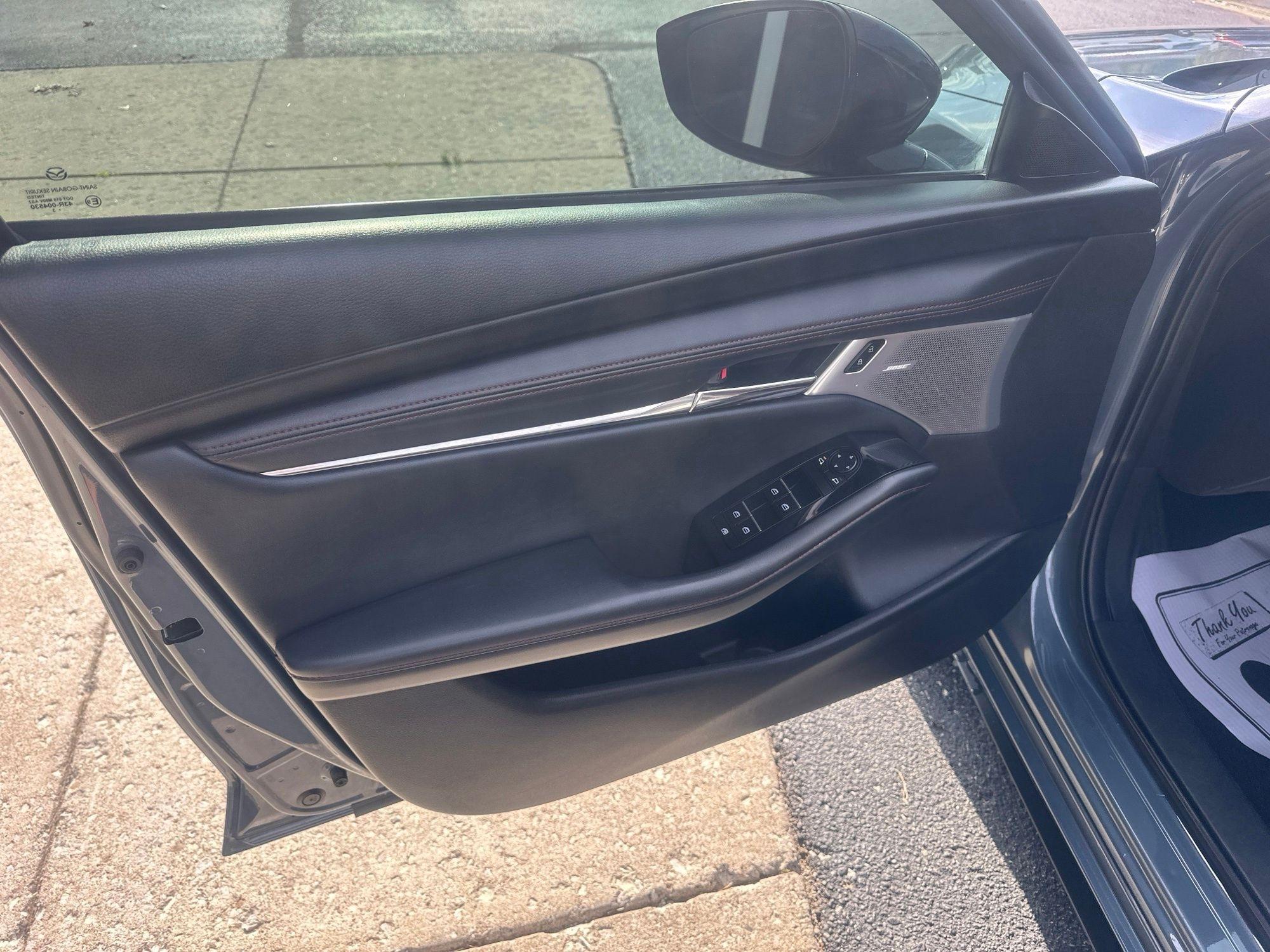 Mazda MAZDA3  2023