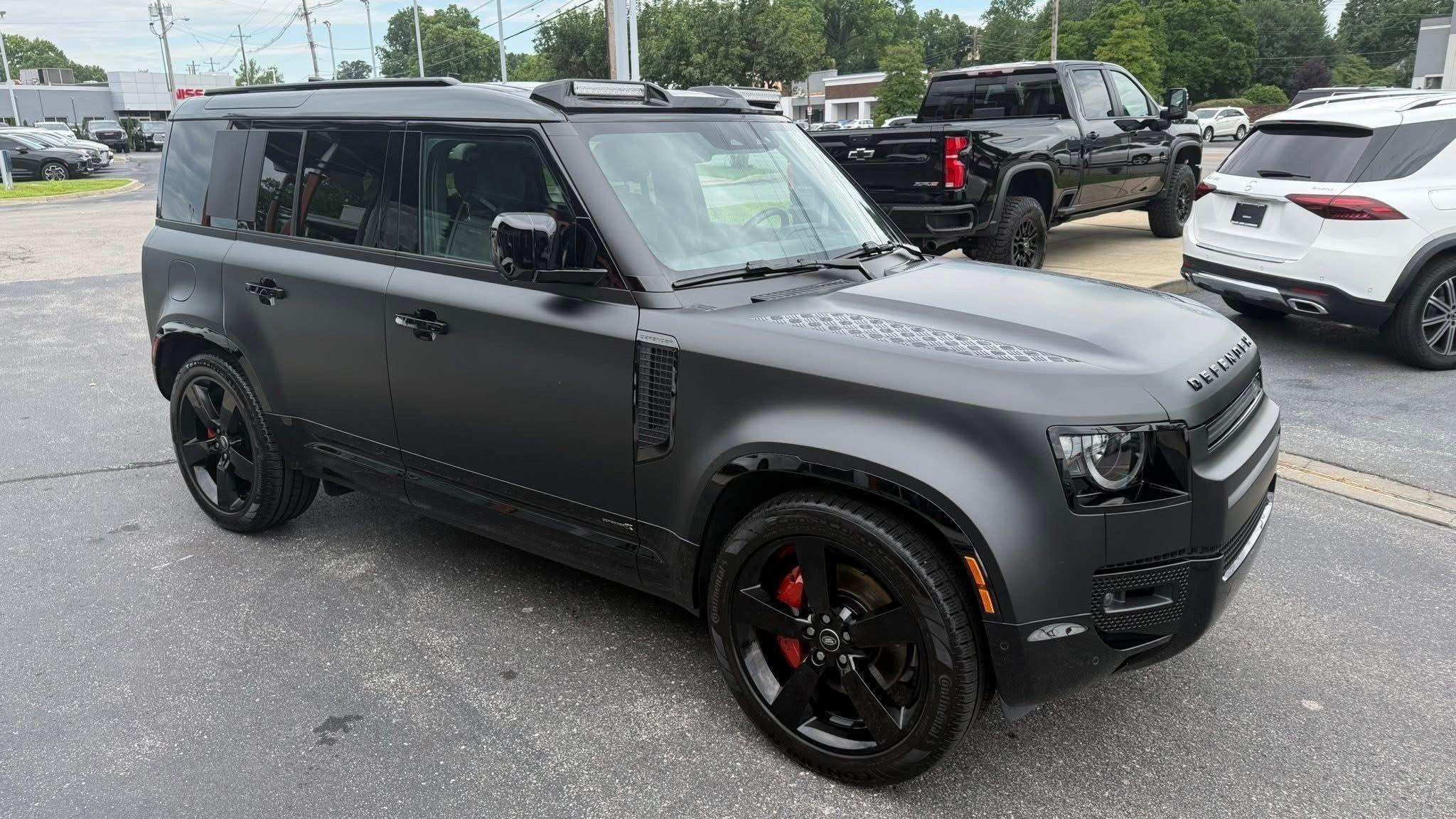 Land Rover Defender  2025
