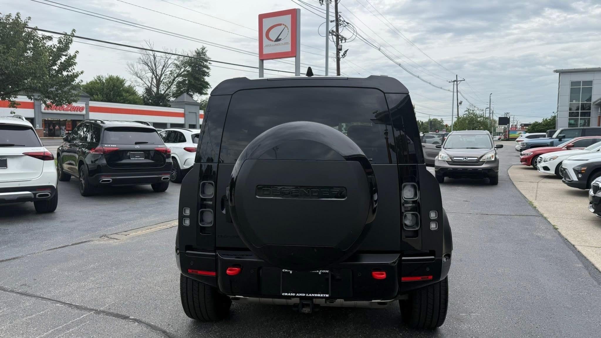 Land Rover Defender  2025