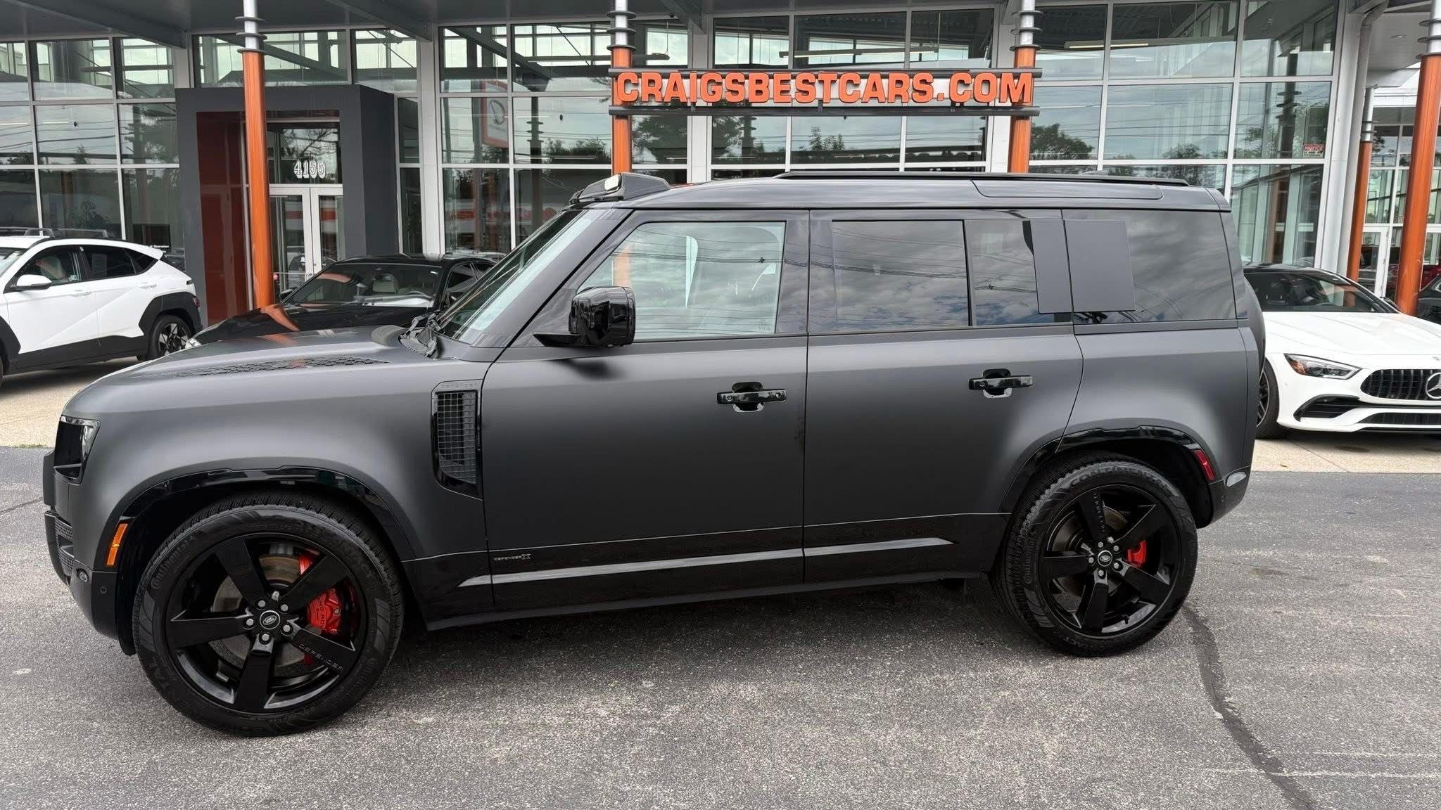 Land Rover Defender  2025