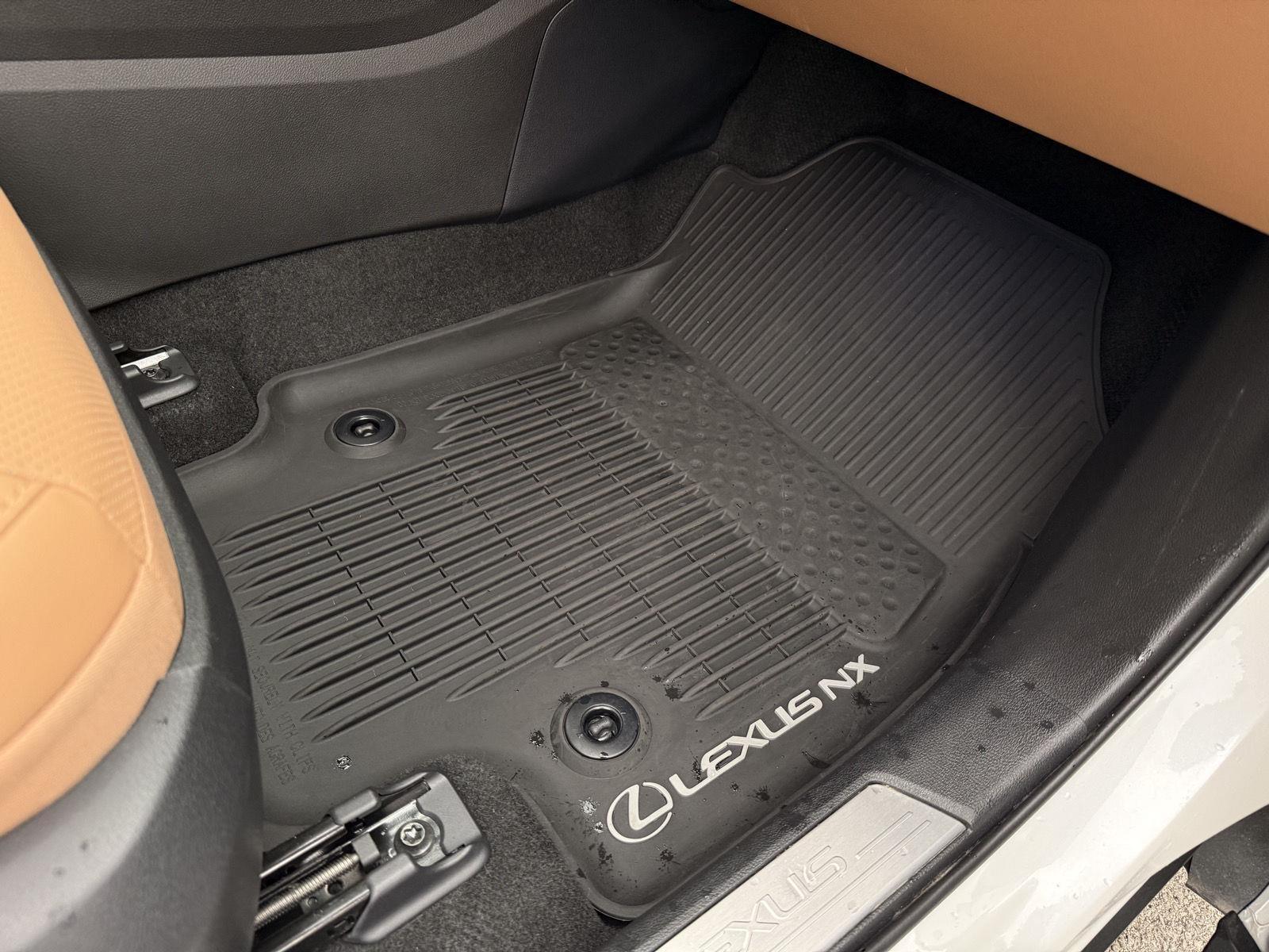 Lexus NX  2025
