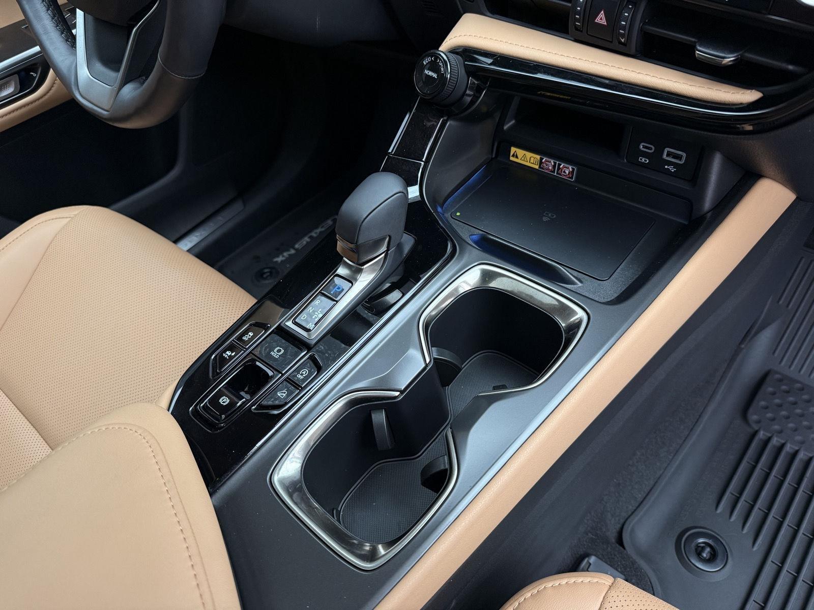 Lexus NX  2025