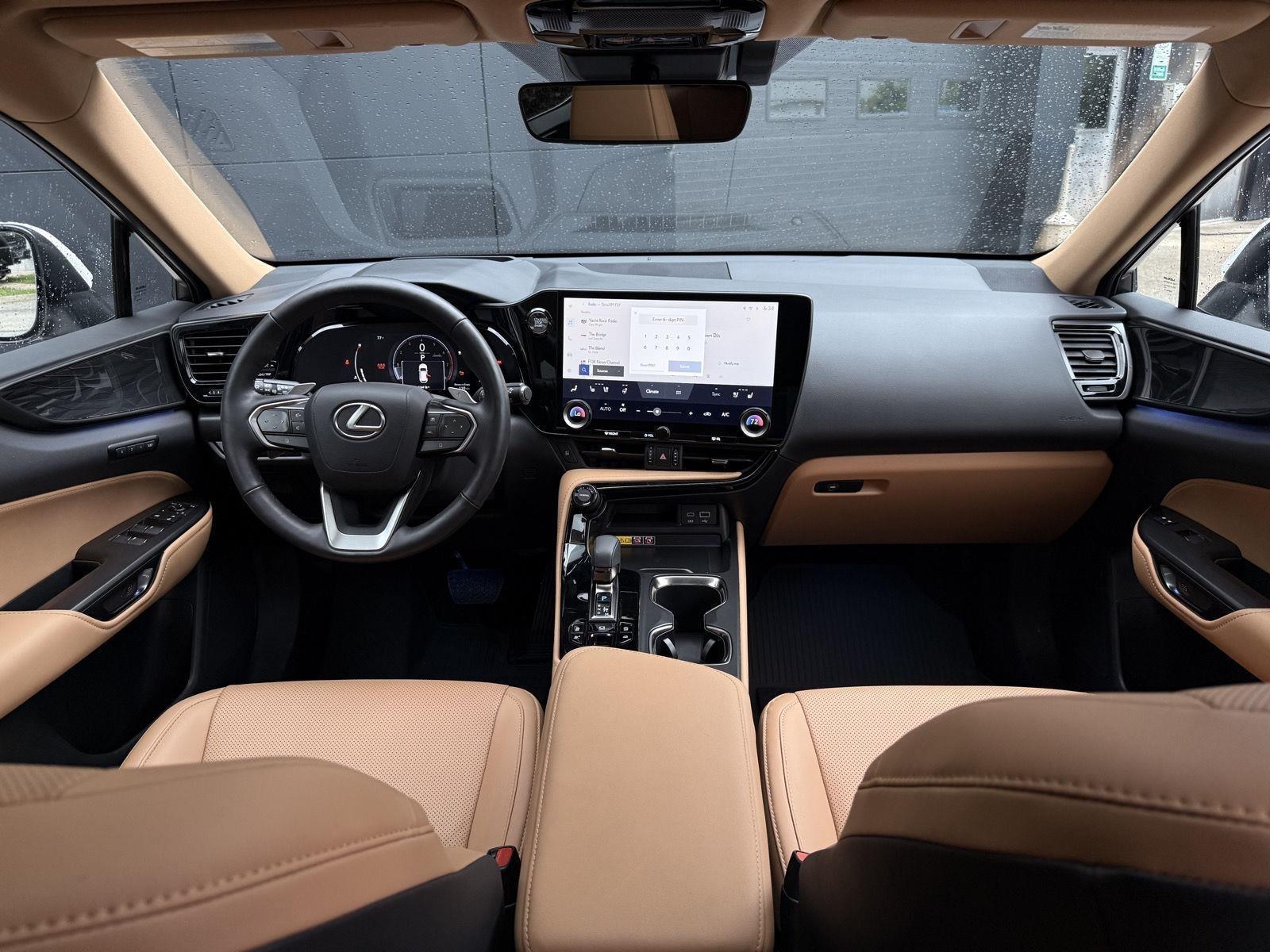 Lexus NX  2025