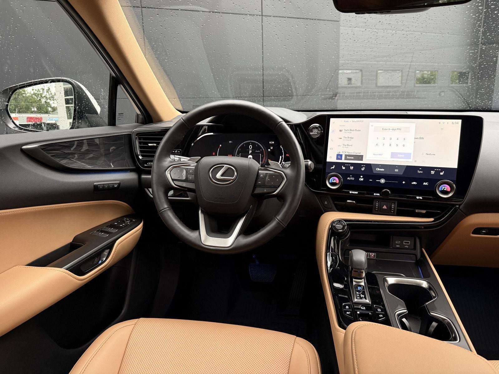 Lexus NX  2025