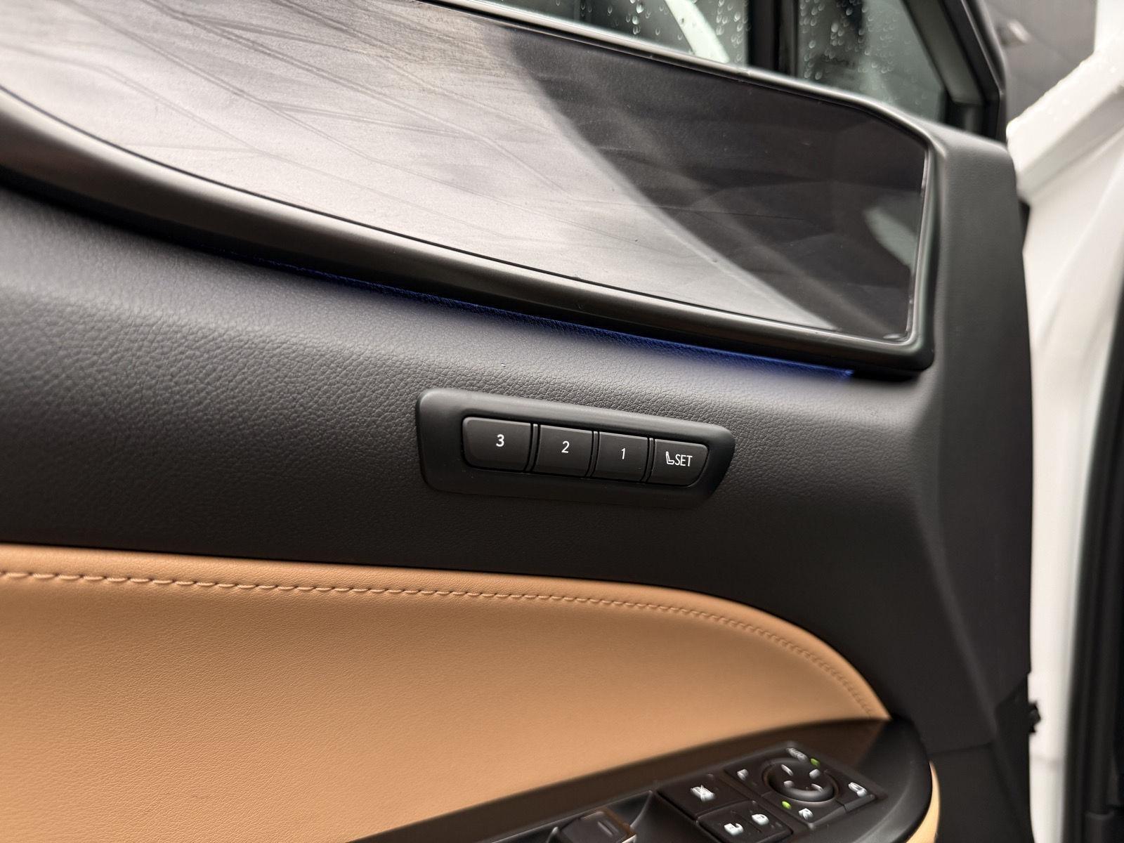 Lexus NX  2025