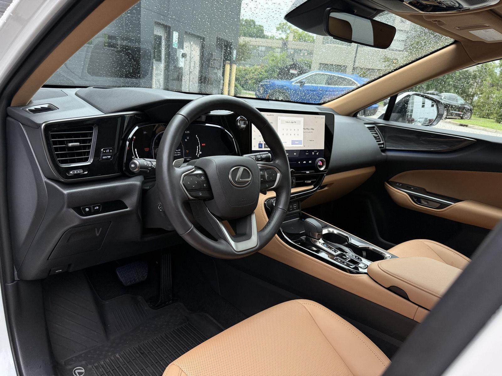Lexus NX  2025