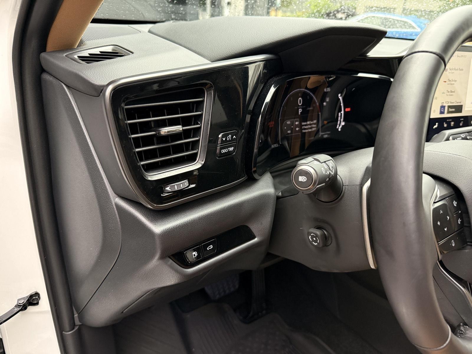 Lexus NX  2025