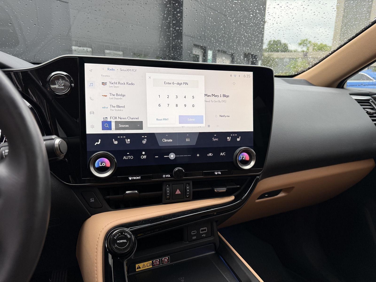 Lexus NX  2025