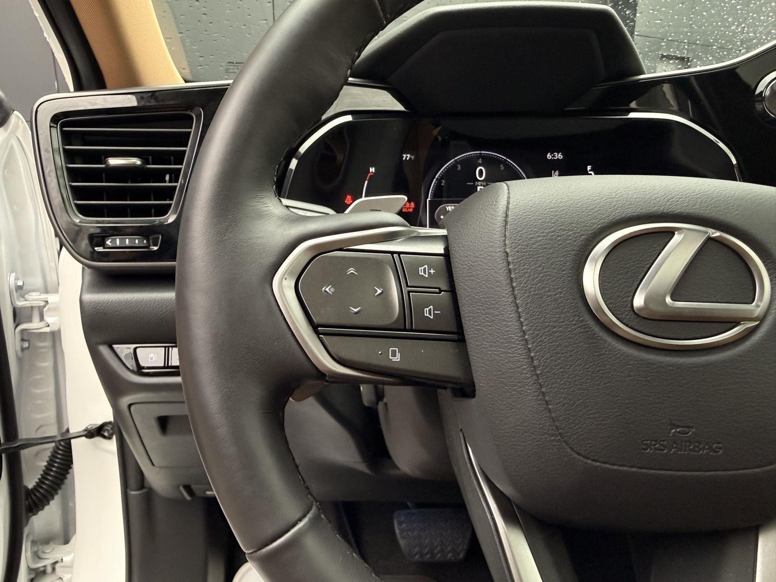 Lexus NX  2025