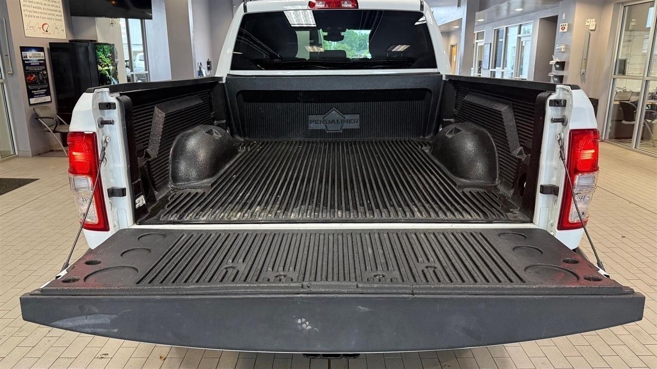 RAM 3500 Big Horn Crew Cab SWB 4WD 2022