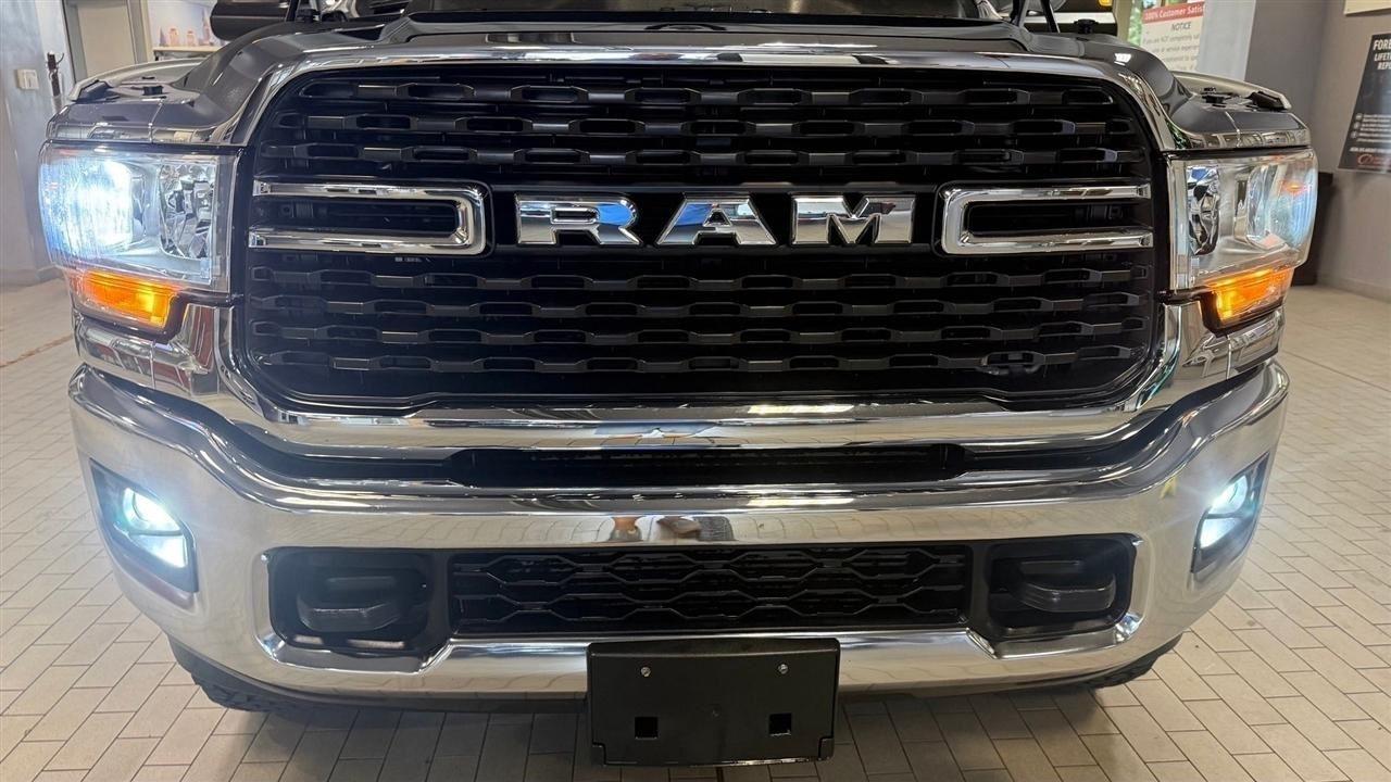 RAM 3500 Big Horn Crew Cab SWB 4WD 2022