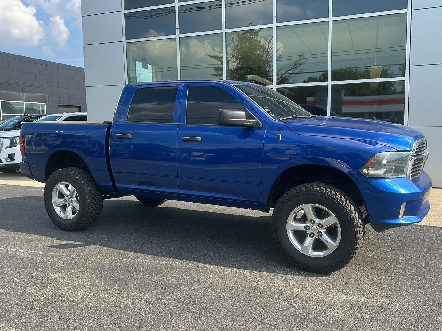 RAM 1500 Tradesman Crew Cab SWB 4WD 2015