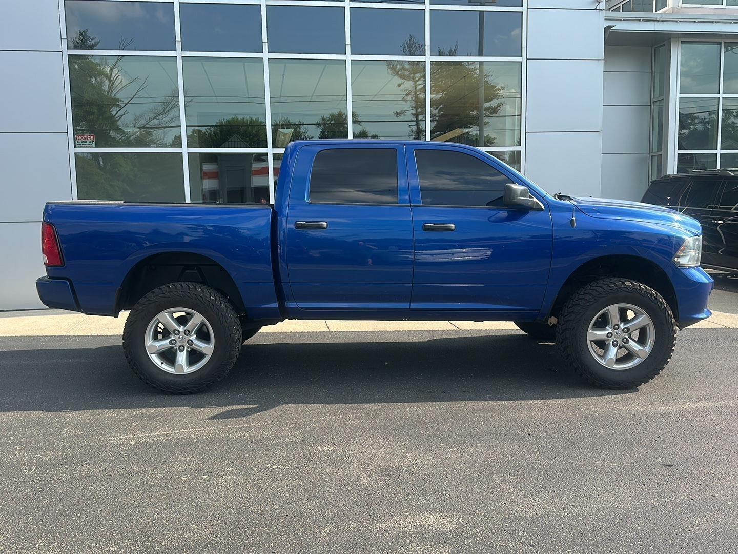 RAM 1500 Tradesman Crew Cab SWB 4WD 2015