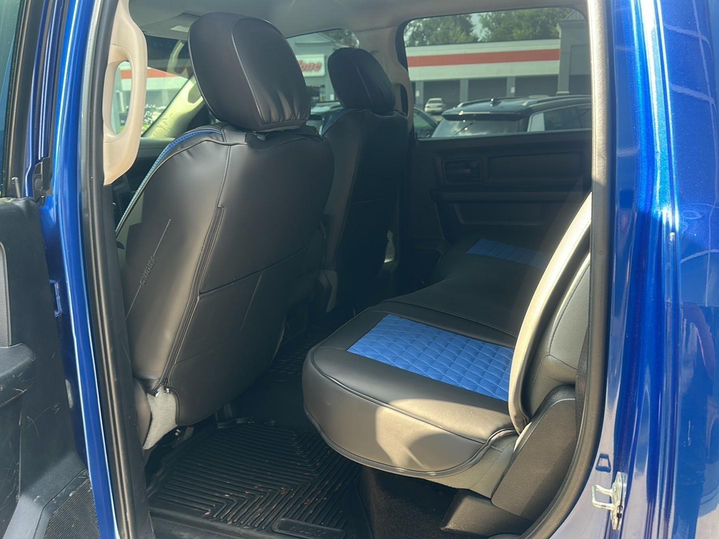 RAM 1500 Tradesman Crew Cab SWB 4WD 2015