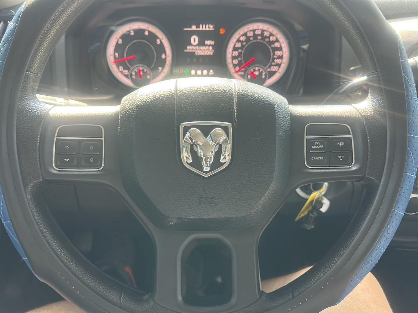 RAM 1500 Tradesman Crew Cab SWB 4WD 2015
